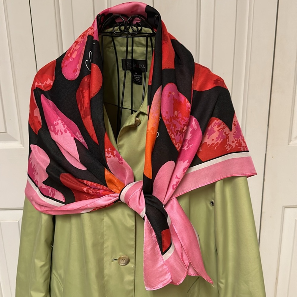 Juicy Couture Hearts Square pink & black Satin Scarf 35"x~35" : NWT